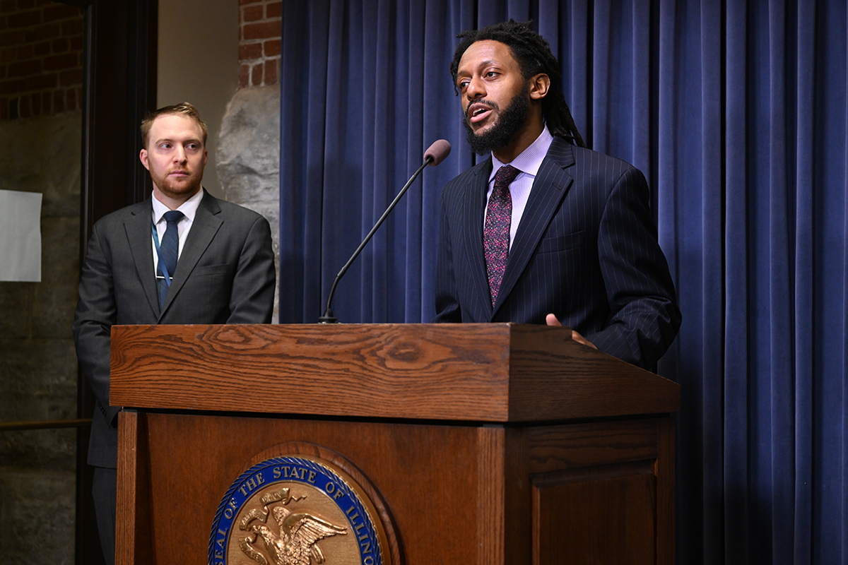 (Photo) Sen. Simmons speaks in a Blueroom press conference